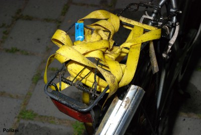 Fahrrad Spanngurt gelb2.jpg